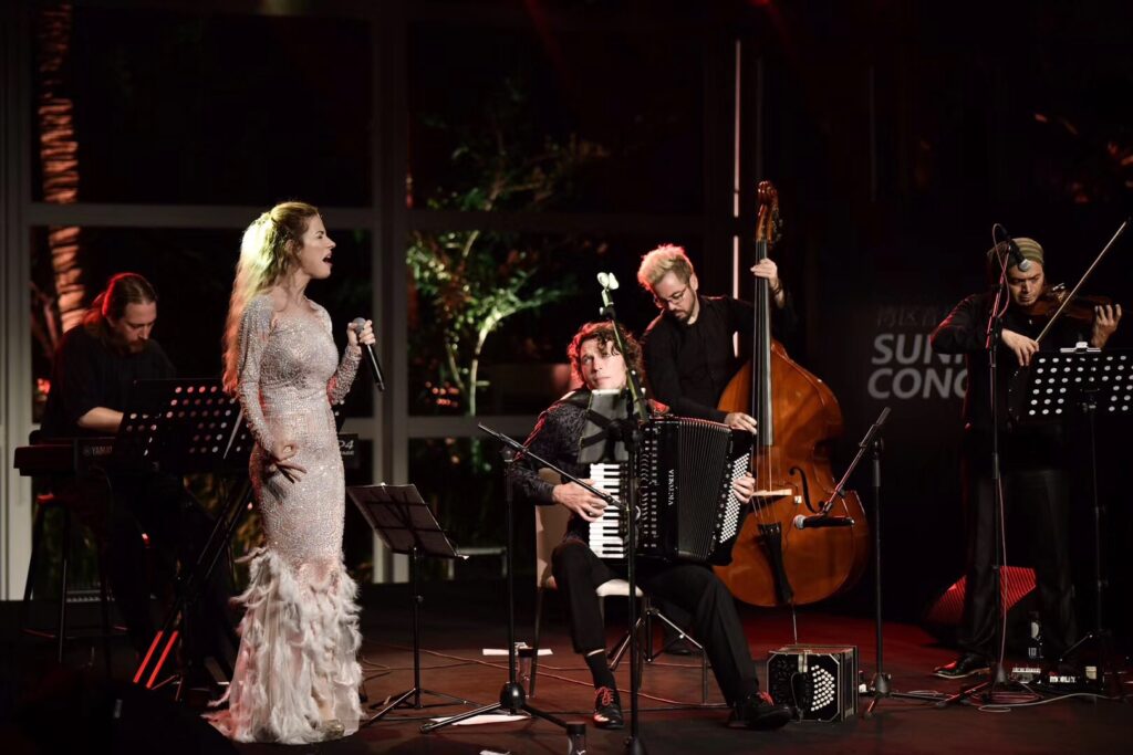 Live music show for luxury hotels and private celebrations in Italy